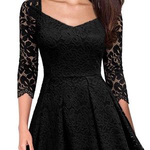 NWOT- Vintage Floral Lace V Neck (S)